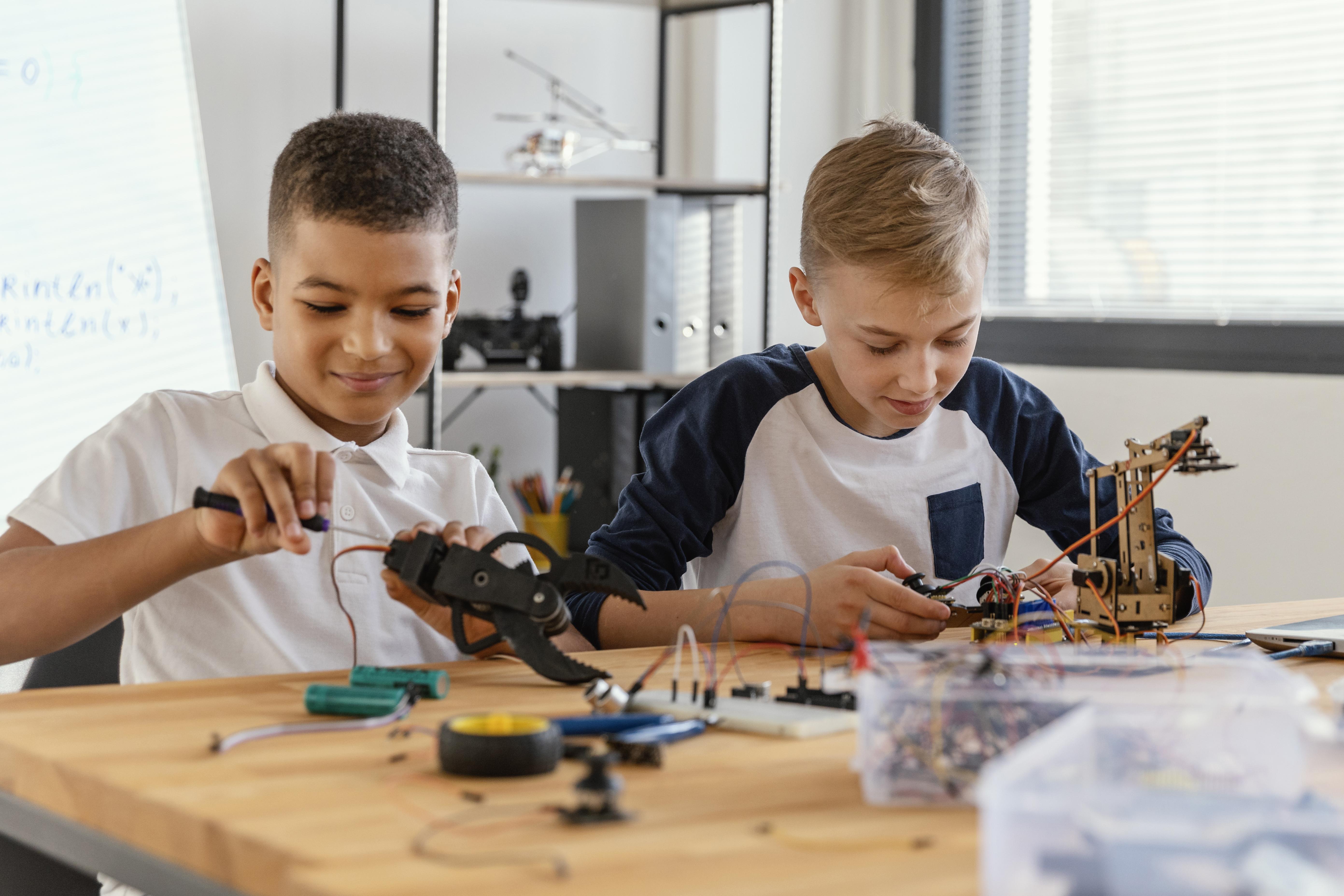 Child building robot kit with concentration